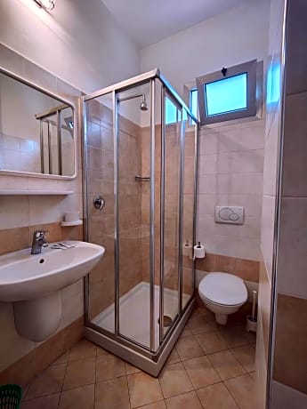 Economy Triple Room