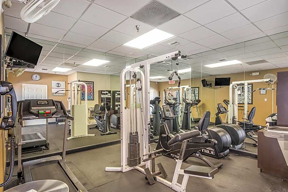 Clarion Inn & Suites Central Clearwater Beach