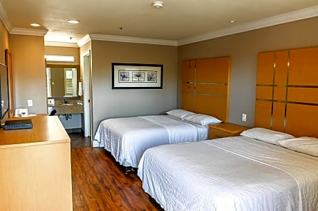 Queen Room with Two Queen Beds - Non-Smoking