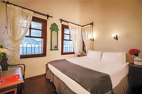 Standard Double Room with Sea View
