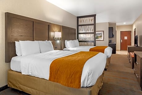 2 Queen Beds, Suite, Nonsmoking