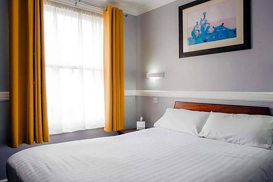 San Clu Hotel, Bar & Brasserie