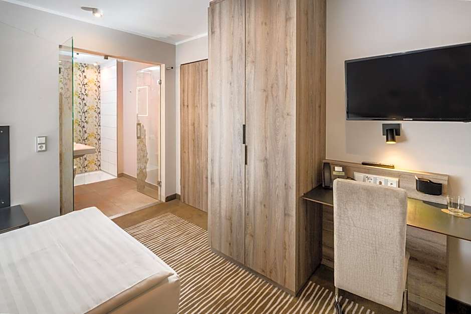 Balland's Hotel & Restaurant