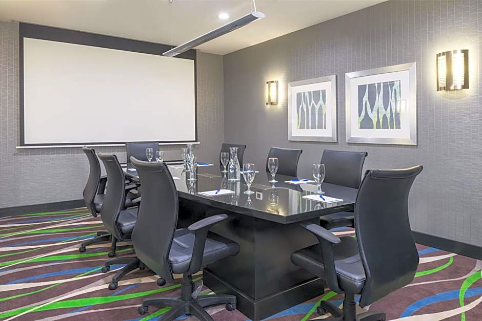 Holiday Inn Express & Suites Norman By IHG