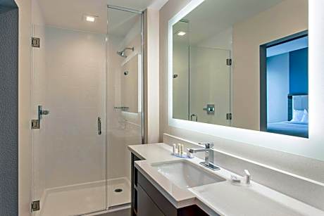 Queen Suite with Two Queen Beds, Roll-In Shower and Trundle Sofa - Mobility Access/Hearing Accessible