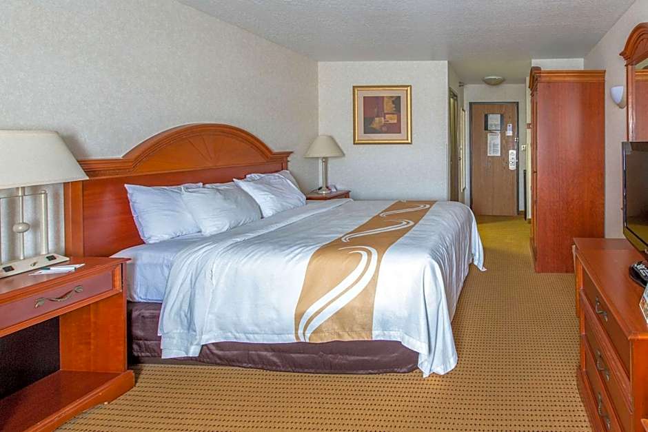 Photo 1 of 6 of 1 King Bed