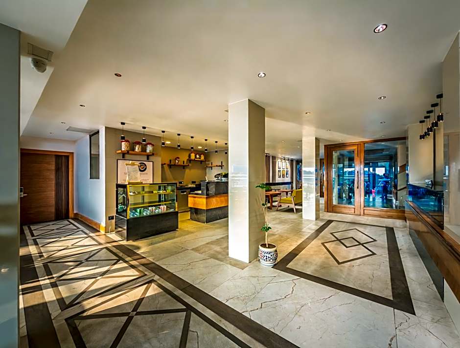 Tripli Hotels M & Resort