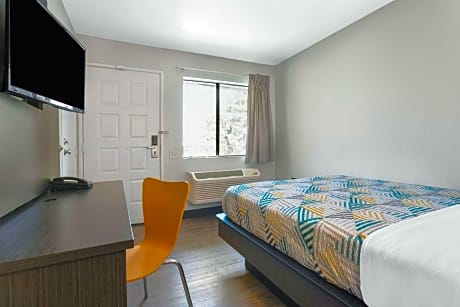 Double Room - Non-Smoking