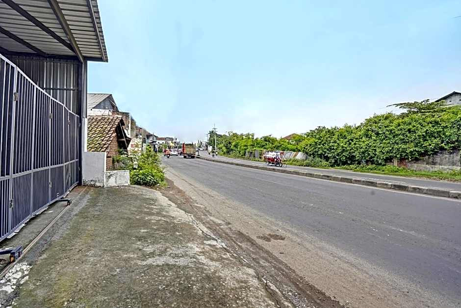 OYO Life 91947 Kost Barokah Syariah