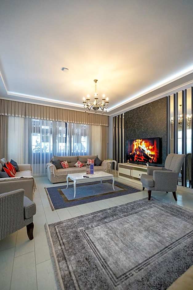 Poison Garden Suite & SPA