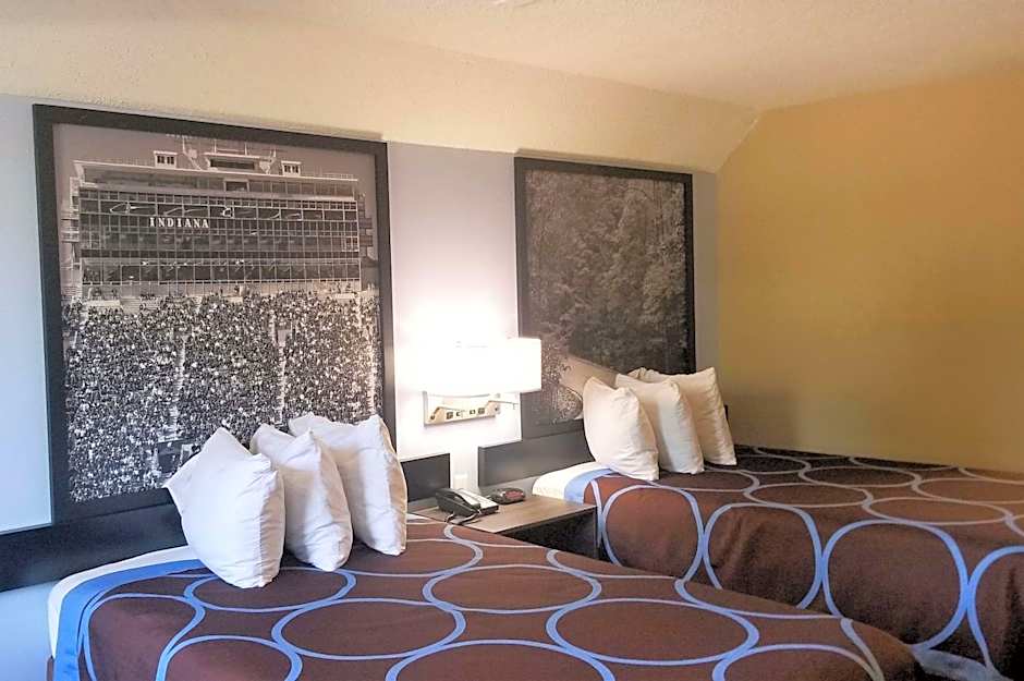 Super 8 by Wyndham Brownsburg