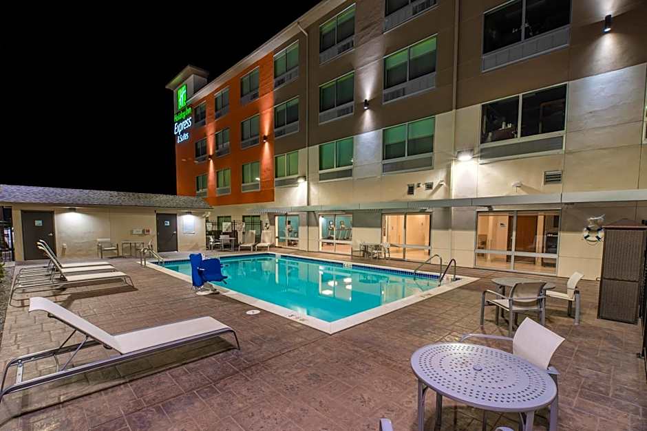 Holiday Inn Express and Suites Moses Lake By IHG