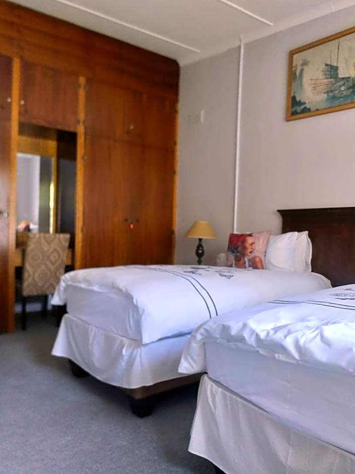 Kwa-Dlamathe Guesthouse