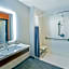 La Quinta Inn & Suites by Wyndham Waco Downtown - Baylor