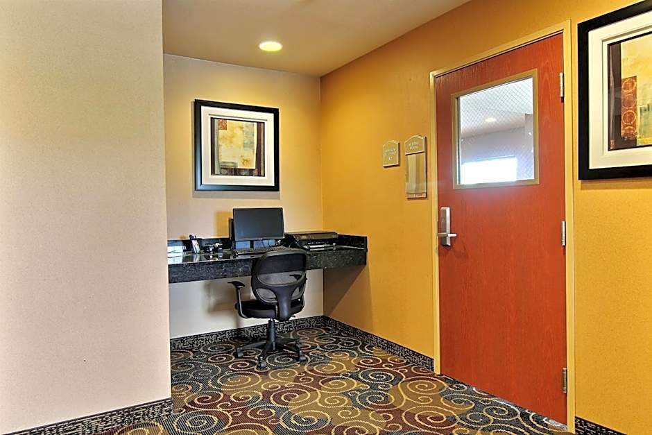 AmeriVu inn and Suites - Crookston