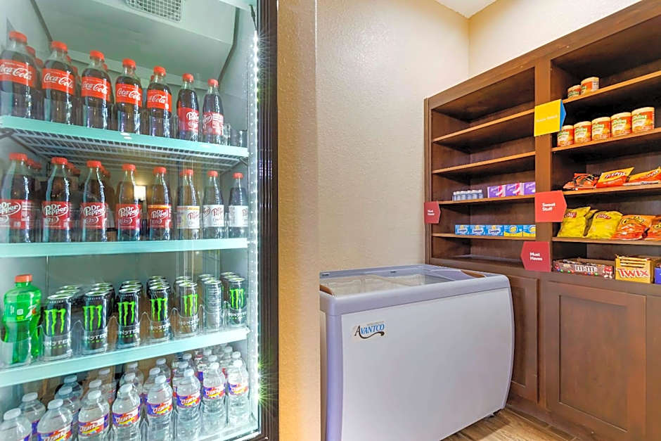 Comfort Inn & Suites Near Six Flags & Medical Center