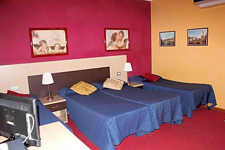 Quintuple Room
