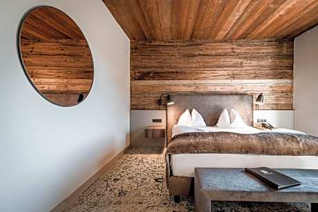 Family Suite (2 Bedrooms) with Balcony