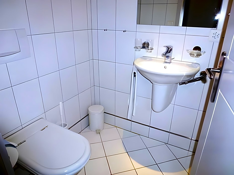EMA House Serviced Apartments - Superior Standard - Unterstrass
