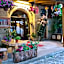 Jerveni Cave Hotel
