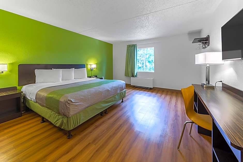 Motel 6-Warminster, PA