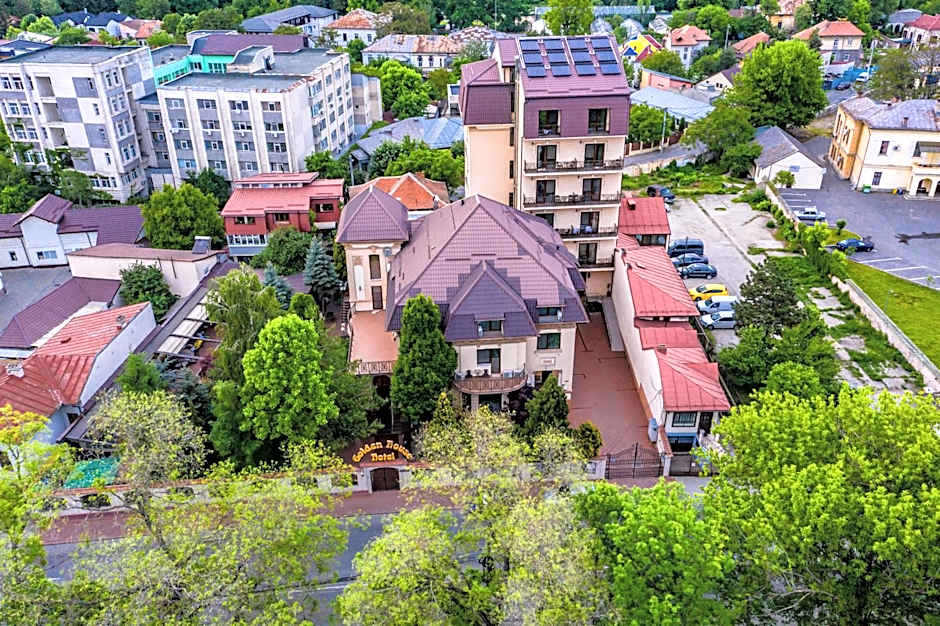 Hotel Golden House
