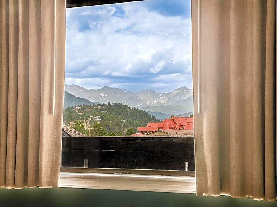 Trailborn Rocky Mountains Outpost