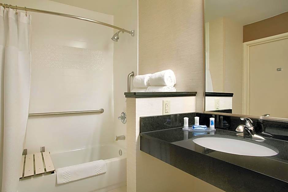 Fairfield Inn & Suites by Marriott Quincy