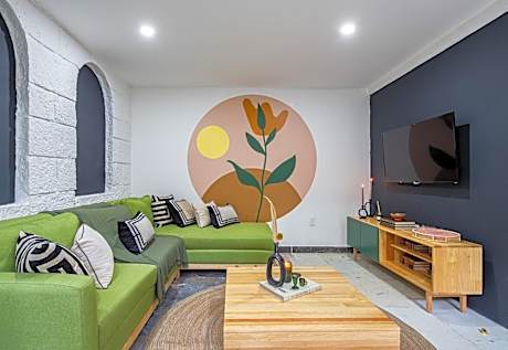 Sleeps 9, Outdoor Space, PingPong Table, in Villa