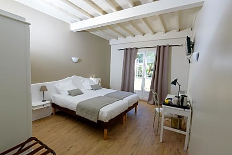 Double or twin Room with Terrace and Park View