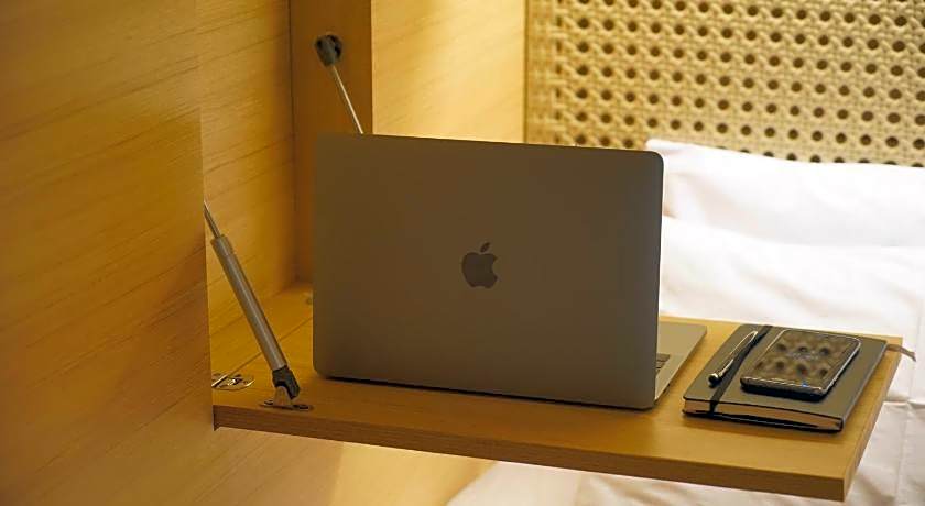 Borough Capsule Hostel Bali