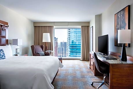 King Room with City View - Hearing Accessible/High Floor