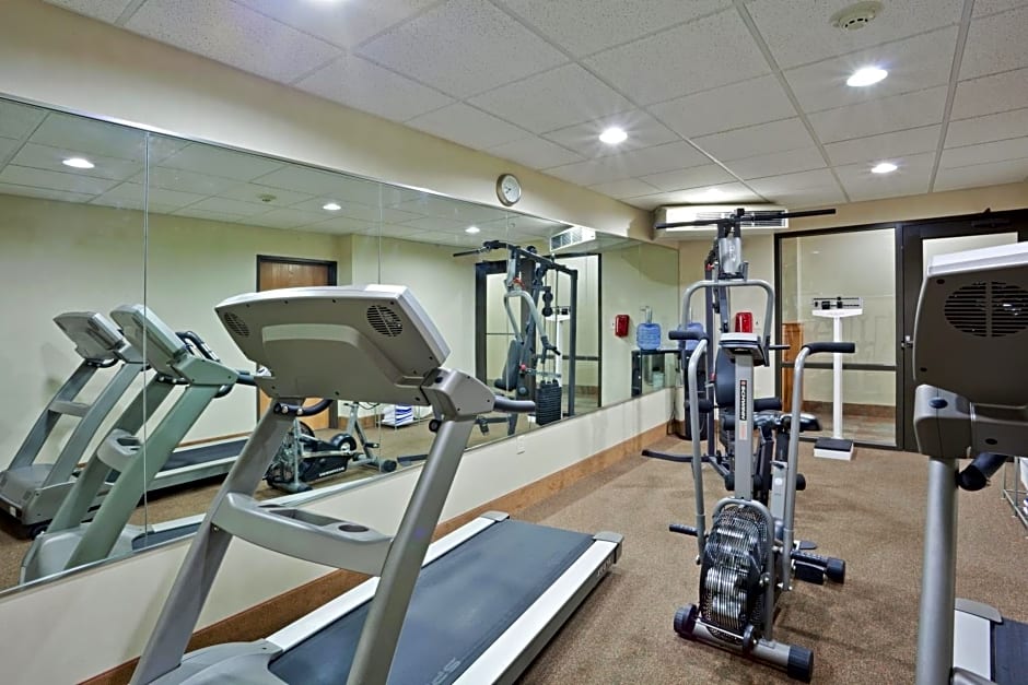 Holiday Inn Express Hotel & Suites Lincoln South, an IHG Hotel