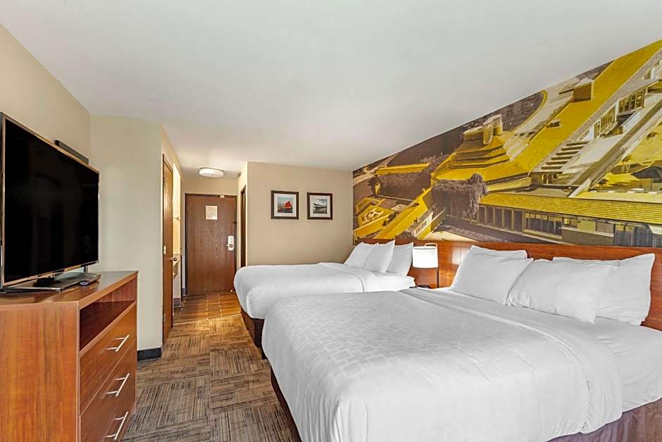 Clarion Pointe Racine - Mount Pleasant