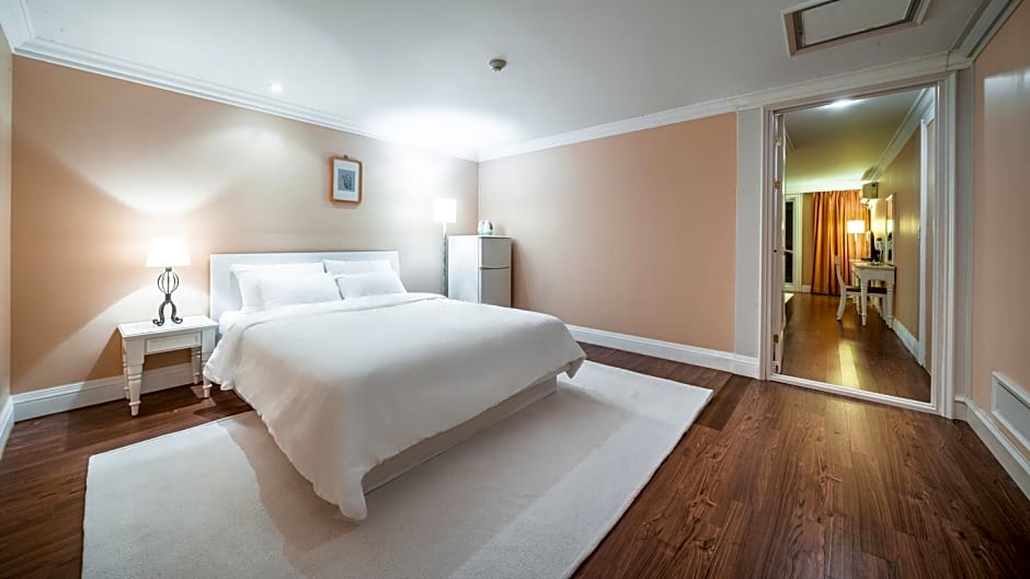 Yangyang Golden Bay Pension