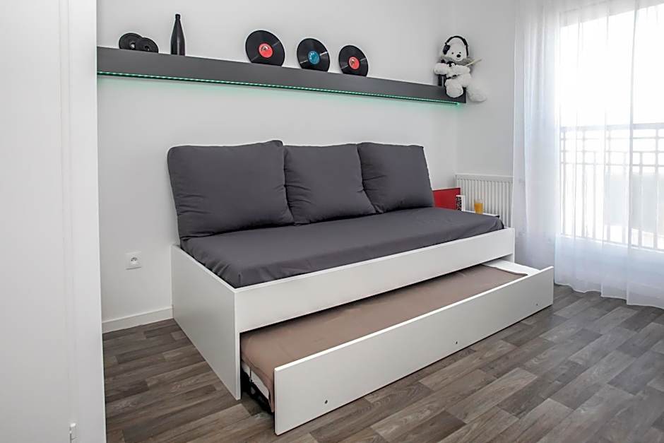 Photo 1 of 2 of Single Room