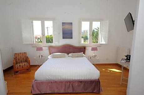 Queen Room with Garden View