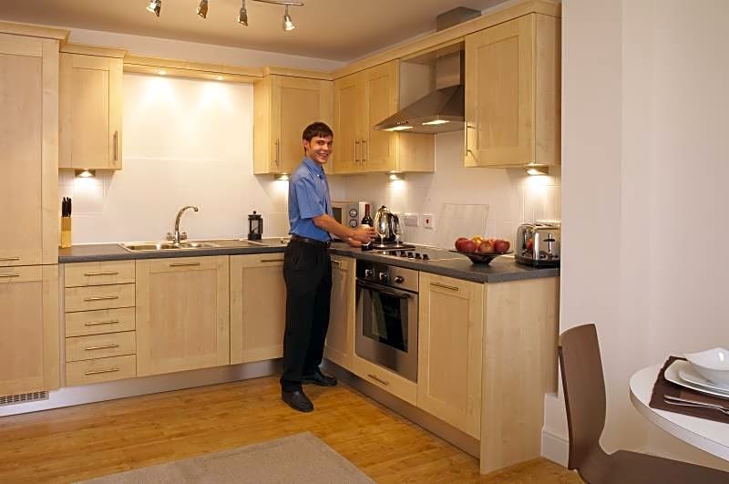 SACO Farnborough - Reading Road