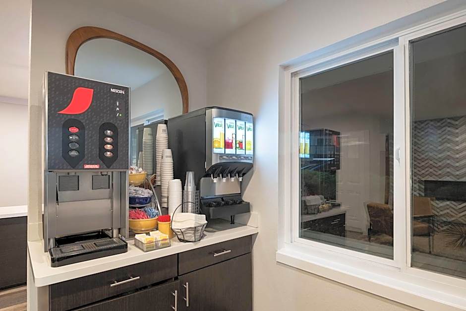 Days Inn by Wyndham Monterey Downtown