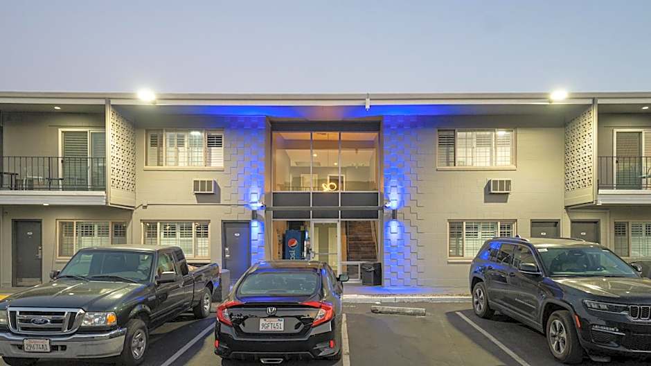 SeaSide Inn & Suites