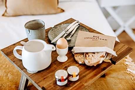 Deluxe 1 King Bed Suite