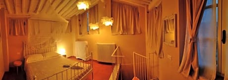 Standard Double Room with Shared Bathroom