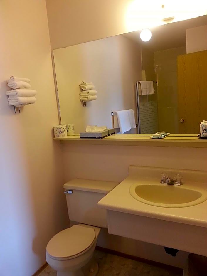 Super 8 by Wyndham Clearwater BC