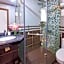 Gieng Ngoc Hotel