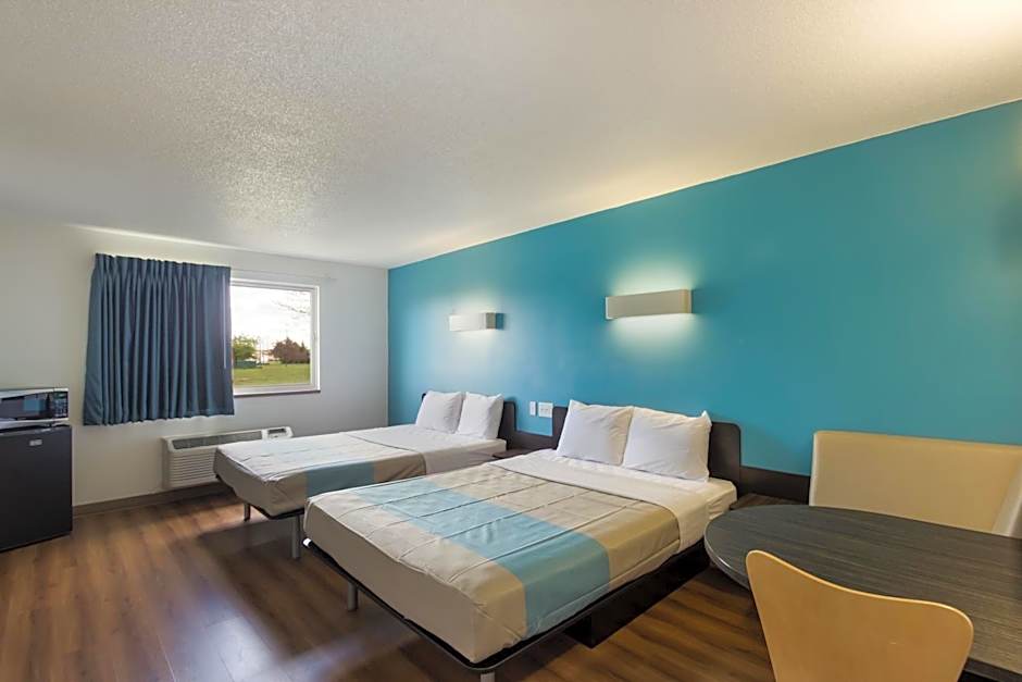 Motel 6-Rothschild, WI