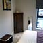 1 double guest bedroom in my home North Leeds