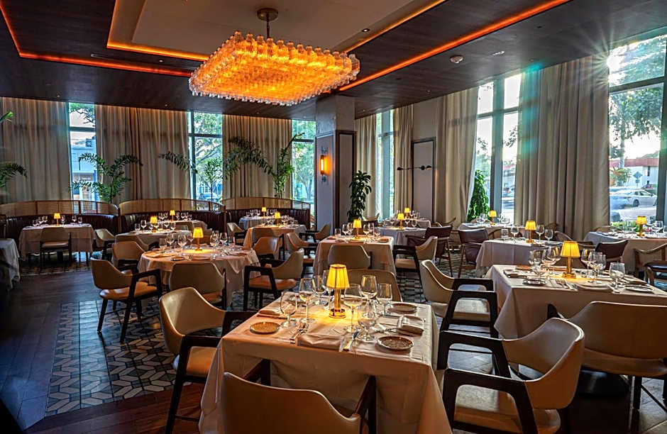The Ray Hotel Delray Beach, Curio Collection by Hilton