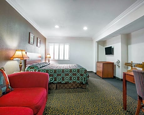 1 King Bed Executive Nonsmoking