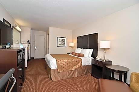 Queen Room with Mobility Accessible Roll-In Shower