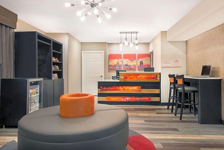 Hawthorn Suites By Wyndham Louisville North – Jeffersonville, IN